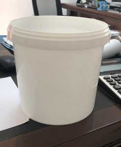 plastic bucket 4 litre white