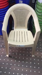 plastic chair with arm rest