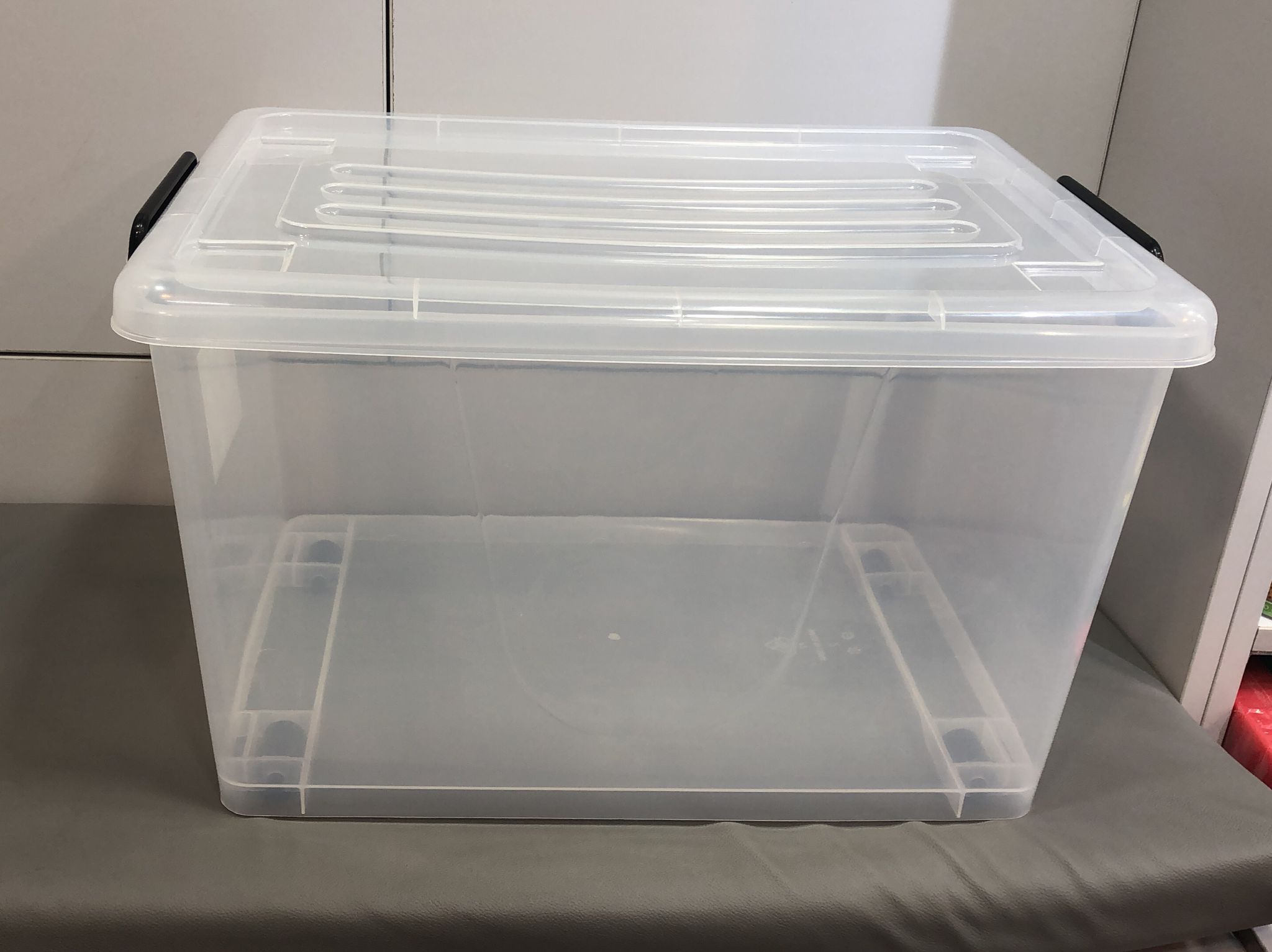 Plastic Storage Box Supplier in Qatar Transparent Color with lid